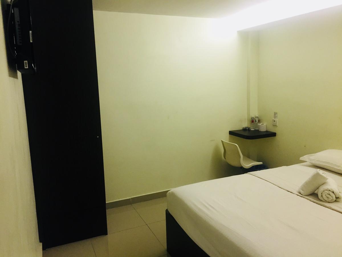 Desa House Hotel Kepong Luaran gambar